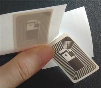About dual-frequency RFID tags